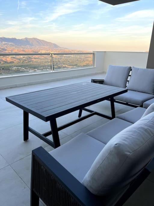 Luxury Penthouse With Sea View In La Cala Golf Resort لا كالا ذي ميخاس المظهر الخارجي الصورة